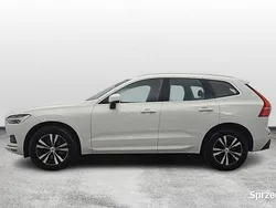 Biały Używany 2021 Volvo XC60 Momentum SUV | 137 900 zł (Dobra cena)