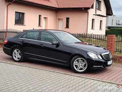 Czarny Używany 2012 Mercedes E220 Avantgarde Sedan/Limuzyna | 49 900 zł (Dość drogi)
