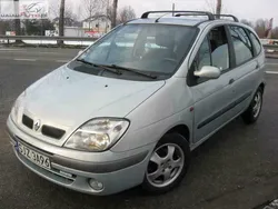 Srebrny (metalik) Używany 2000 Renault Scénic Minivan | 9900 zł
