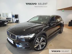Czarny Używany 2024 Volvo V60 CC Kombi | 219 900 zł (Dość drogi)