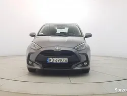 Szary (metalik) Używany 2022 Toyota Yaris Hybrid Comfort Hatchback | 74 850 zł (Dobra cena)