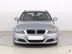 Niebieski Używany 2010 BMW 320 Kombi | 25 499 zł (Dość drogi)