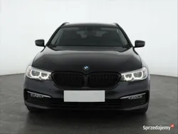 Szary Używany 2017 BMW 520 Kombi | 77 999 zł (Uczciwa cena)