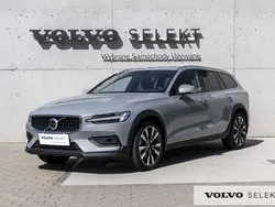 Szary Używany 2024 Volvo V60 CC Kombi | 199 900 zł (Uczciwa cena)