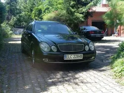 Czarny Używany 2004 Mercedes 220 Kombi | 12 900 zł