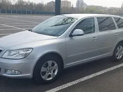 Srebrny Używany 2011 Skoda Octavia Elegance Kombi | 33 500 zł (Drogi)