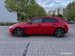 Czerwony Używany 2019 Mercedes A180 Hatchback | 74 900 zł (Super Cena)