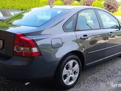 Szary Używany 2004 Volvo S40 Sedan/Limuzyna | 9500 zł (Uczciwa cena)