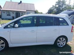 Biały Używany 2005 Opel Zafira Minivan | 17 000 zł (Drogi)