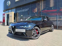 Lakier metalizowany czarny volcano black Nowe 2025 Alfa Romeo Giulia Veloce Sedan/Limuzyna | 217 900 zł