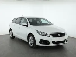 Biały Używany 2018 Peugeot 308 Kombi | 42 999 zł (Dobra cena)