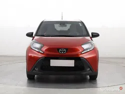 Bordowy Używany 2022 Toyota Aygo Hatchback | 59 999 zł (Dość drogi)
