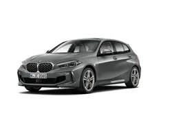 Szary skyscraper m metalizowany Używany 2024 BMW M135 Shadowline Hatchback | 189 900 zł (Uczciwa cena)
