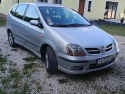 Srebrny Używany 2001 Nissan Almera Tino Minivan | 6500 zł