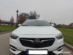 Biały Używany 2018 Opel Insignia Kombi | 39 900 zł (Uczciwa cena)