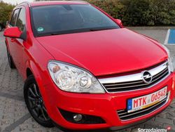Czerwony Używany 2009 Opel Astra Kombi | 13 800 zł (Dość drogi)