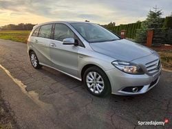 Srebrny Używany 2011 Mercedes B180 Minivan | 17 500 zł