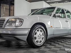 Srebrny Używany 1994 Mercedes E320 Sedan/Limuzyna | 99 900 zł