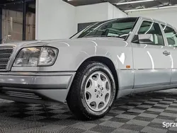 Srebrny Używany 1994 Mercedes E320 Sedan/Limuzyna | 99 900 zł