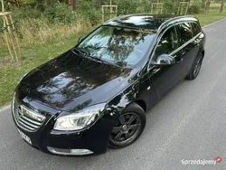 Czarny Używany 2010 Opel Insignia Cosmo Kombi | 13 900 zł (Uczciwa cena)