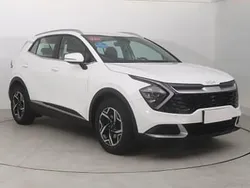 Biały Używany 2023 Kia Sportage 2 SUV | 99 999 zł (Uczciwa cena)