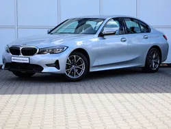 Srebrny glacier metalizowany Używany 2020 BMW 320 Shadowline Sedan/Limuzyna | 109 900 zł (Super Cena)