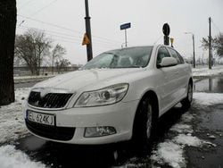 Biały Używany 2010 Skoda Octavia Hatchback | 15 600 zł (Uczciwa cena)