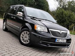 Czarny Używany 2014 Lancia Voyager Minivan | 55 900 zł