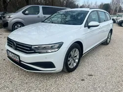Biały Używany 2021 VW Passat Kombi | 89 900 zł (Dość drogi)