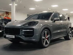 Quarzite grey metallic Nowe 2024 Porsche Cayenne S E-Hybrid SUV | 762 201 zł
