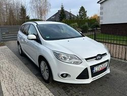 Biały Używany 2012 Ford Focus Kombi | 15 900 zł (Uczciwa cena)