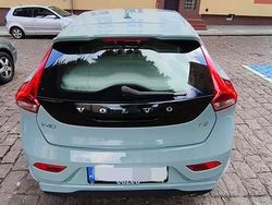 Niebieski Używany 2016 Volvo V40 Momentum Kombi | 57 000 zł (Drogi)