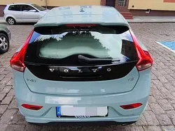 Niebieski Używany 2016 Volvo V40 Momentum Kombi | 57 000 zł (Drogi)