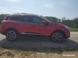 Czerwony Używany 2017 Renault Kadjar SUV | 58 900 zł