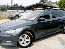 Niebieski jasny (metalik) Używany 2017 Skoda Superb Kombi | 47 900 zł (Dobra cena)
