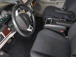 Srebrny Używany 2010 Chrysler Town & Country Van | 29 900 zł