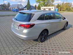 Srebrny Używany 2019 Opel Astra Kombi | 34 900 zł (Uczciwa cena)