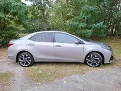 Szary Używany 2018 Toyota Corolla Comfort Sedan/Limuzyna | 54 900 zł (Uczciwa cena)