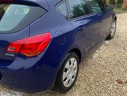 Używany 2010 Opel Astra | 18 500 zł (Dość drogi)