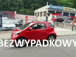 Czerwony Używany 2010 Toyota iQ Hatchback | 16 999 zł