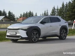 Srebrny Używany 2022 Toyota bZ4X SUV | 110 000 zł
