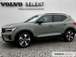 Zielony Używany 2025 Volvo XC40 SUV | 179 900 zł (Uczciwa cena)