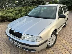Inny kolor Używany 2002 Skoda Octavia Sedan/Limuzyna | 8900 zł