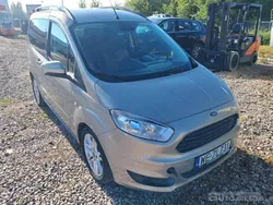 Srebrny Używany 2018 Ford Tourneo Courier Minivan | 27 785 zł (Uczciwa cena)