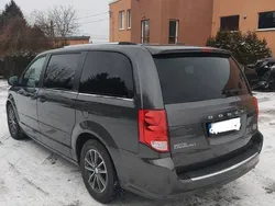 Grafitowy Używany 2017 Dodge Grand Caravan SXT Minivan | 61 900 zł (Dość drogi)