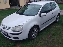 Biały Używany 2004 VW Golf V Hatchback | 4500 zł (Uczciwa cena)