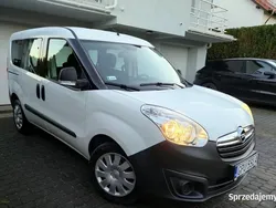 Używany 2018 Opel Combo Minivan | 23 900 zł (Super Cena)