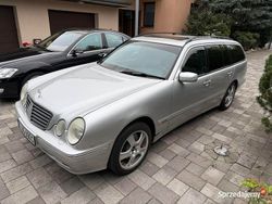 Używany 2001 Mercedes E430 Sedan/Limuzyna | 12 900 zł