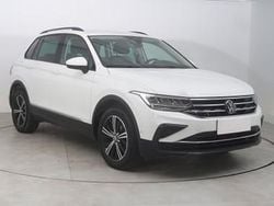 Biały Używany 2024 VW Tiguan SUV | 119 999 zł (Uczciwa cena)