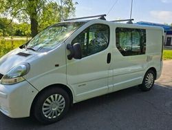 Biały Używany 2004 Renault Trafic Van | 45 900 zł